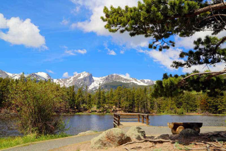 Complete guide to visiting Rocky Mountain National Park in Colorado including things to do, camping, hiking, lodging nea
