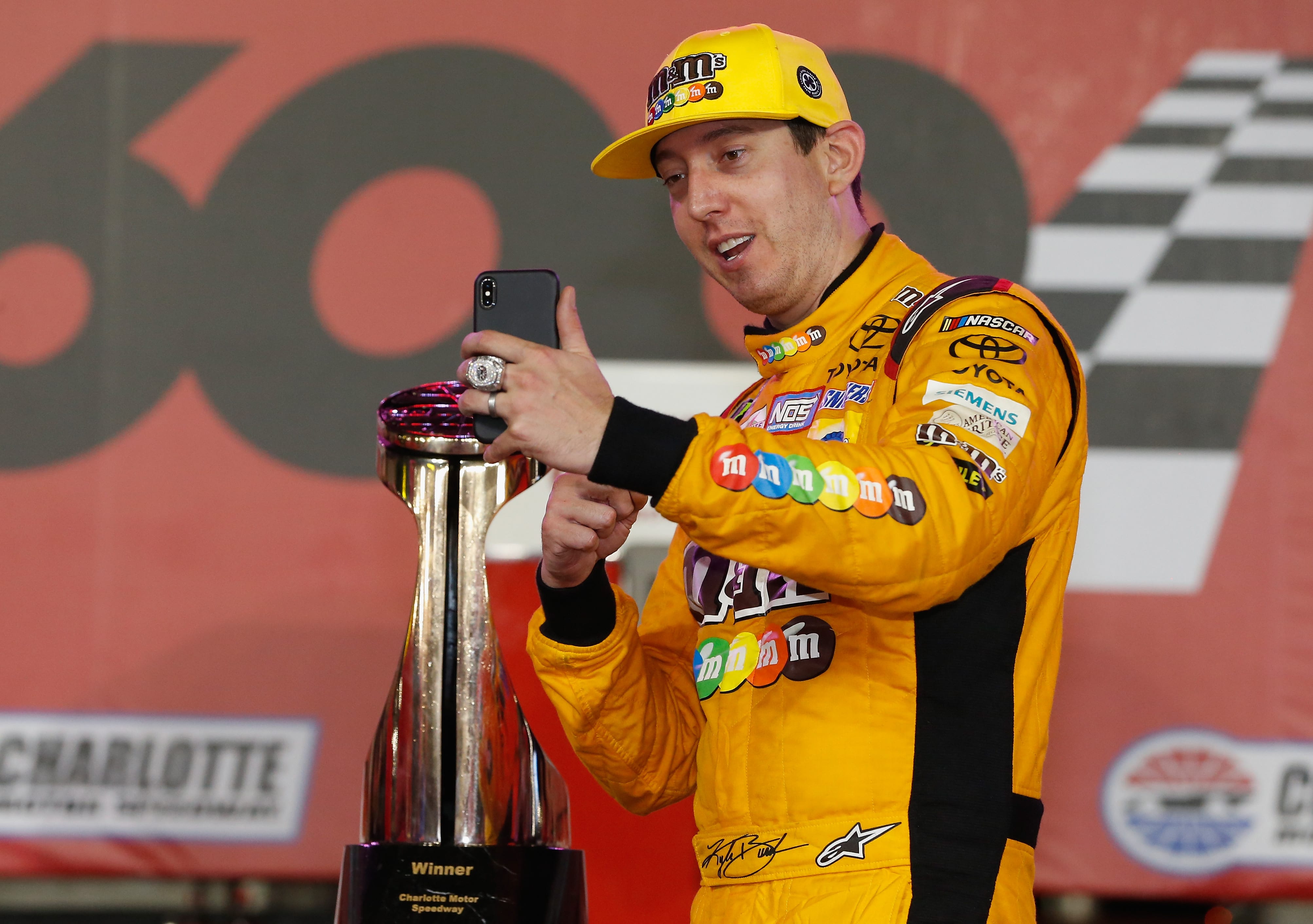Kyle Busch Calls Out His Performance At The Ally 400. - xlbpzbo