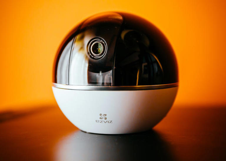 Need a Cheap Home Security Camera? Try an Old iPhone or Android