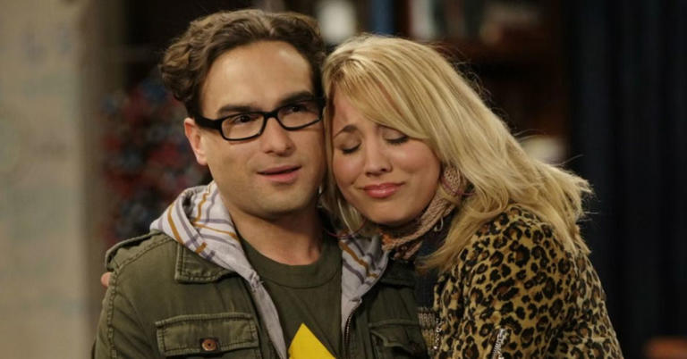 Johnny Galecki and Kaley Cuoco embracing from The Big Bang Theory