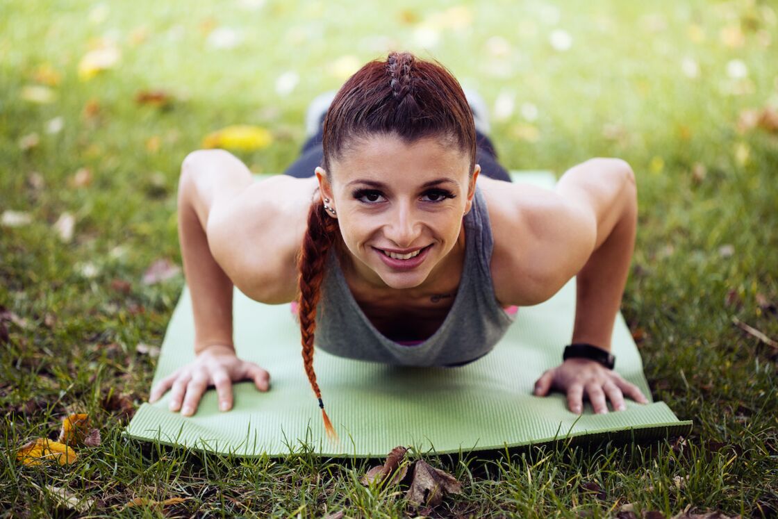 Muscler ses bras après 50 ans ces 3 exercices faciles sont idéaux