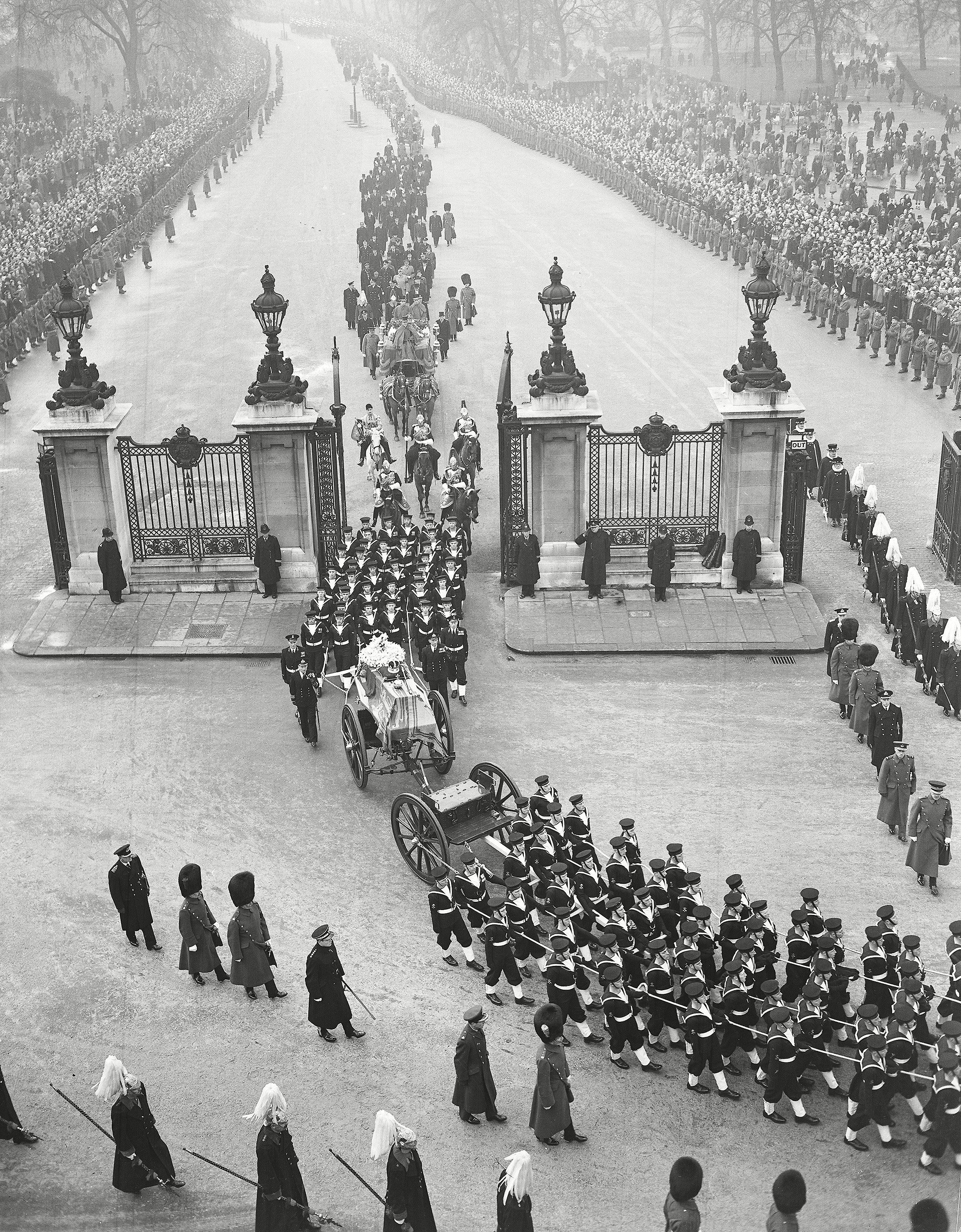 <p>Naval ratings drew the gun carriage bearing the coffin of Britain's King George VI -- who died on Feb. 6, 1952 and was buried on Feb. 15, 1952 -- from London's Hyde Park as the funeral procession approached Marble Arch en route to Paddington Station to take his body to Windsor for burial. The coach following behind carried Queen Elizabeth II, Queen Elizabeth the Queen Mother, Princess Margaret and the king's sister, Princess Mary.</p>