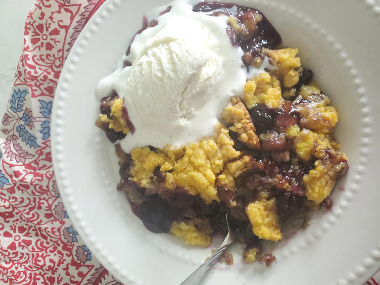 Crockpot Lemon Blueberry Dump Cake Recipe