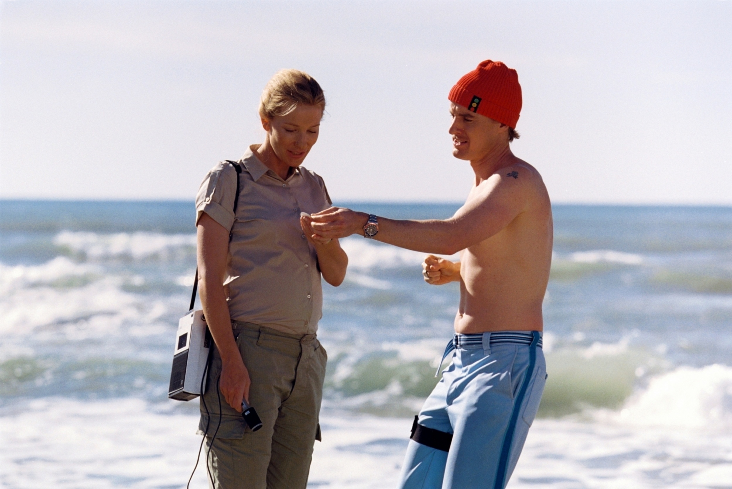 The life. Водная жизнь фильм 2004. Кейт Бланшетт водная жизнь. Фильм водная жизнь Уэс Андерсон. Водная жизнь Стива зиссу кадры.