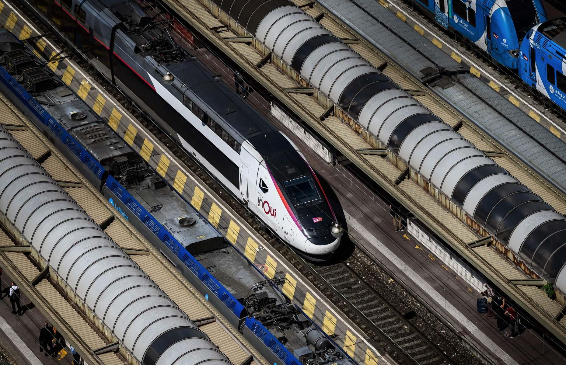 <p>Fancy a high-speed railway across Europe? Rail industry leaders plan to create a vast network of super-fast trains between every major city in the European Union. The new rail lines will make travel across Europe easier, quicker and greener, in a bid to encourage more passengers to turn away from air travel. </p>