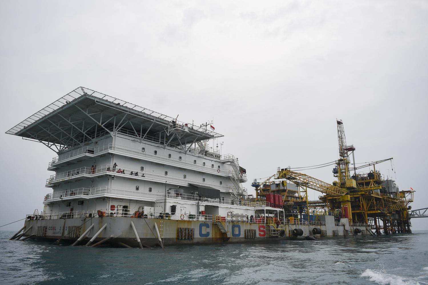 Pasokan global tekan harga minyak mentah Indonesia