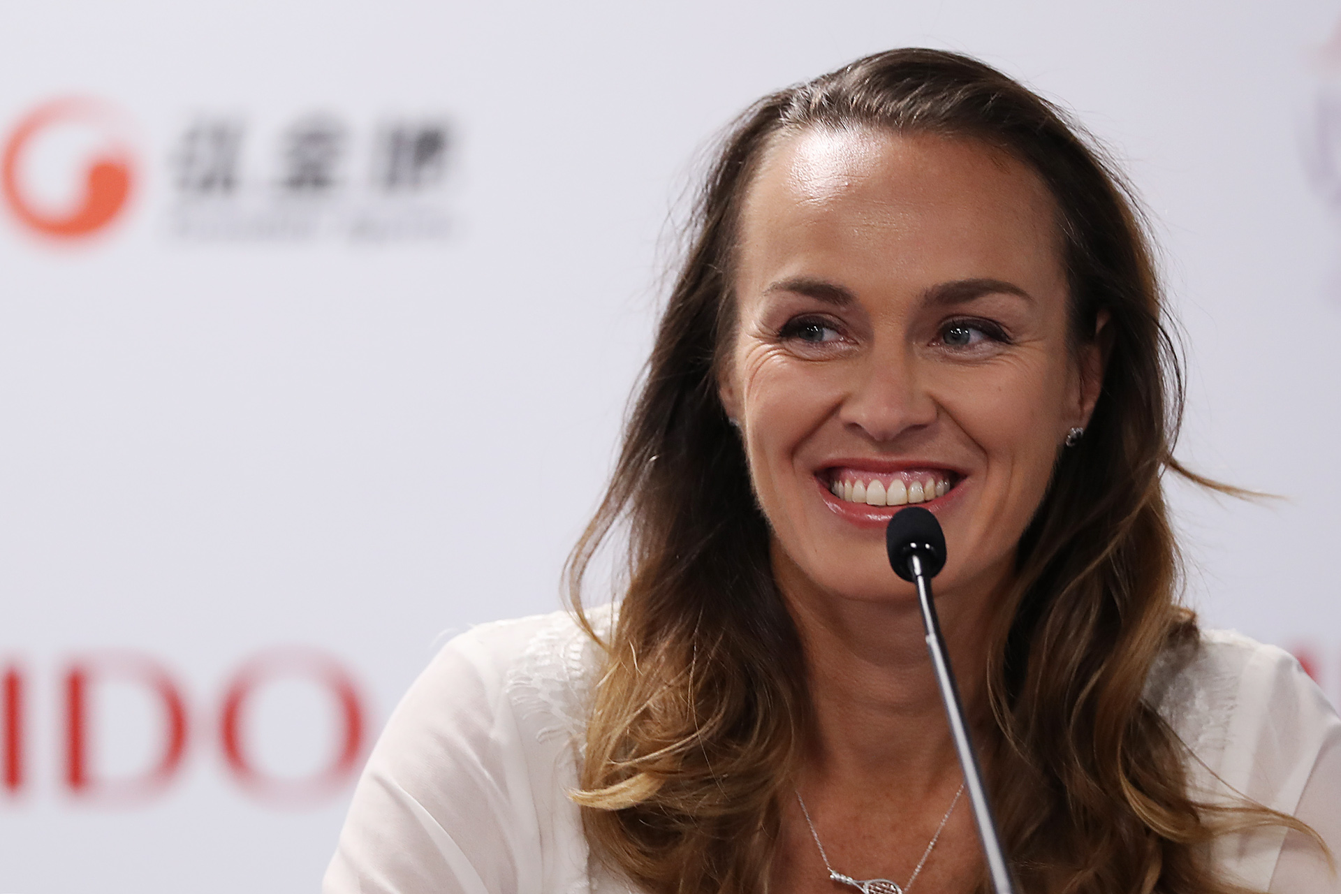 Martina Hingis admits mistake