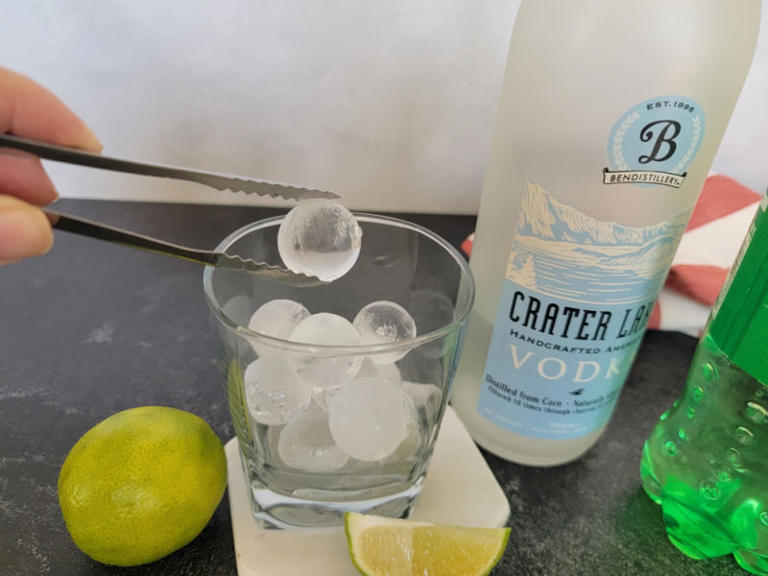 Super easy two ingredient Vodka and Sprite Cocktail