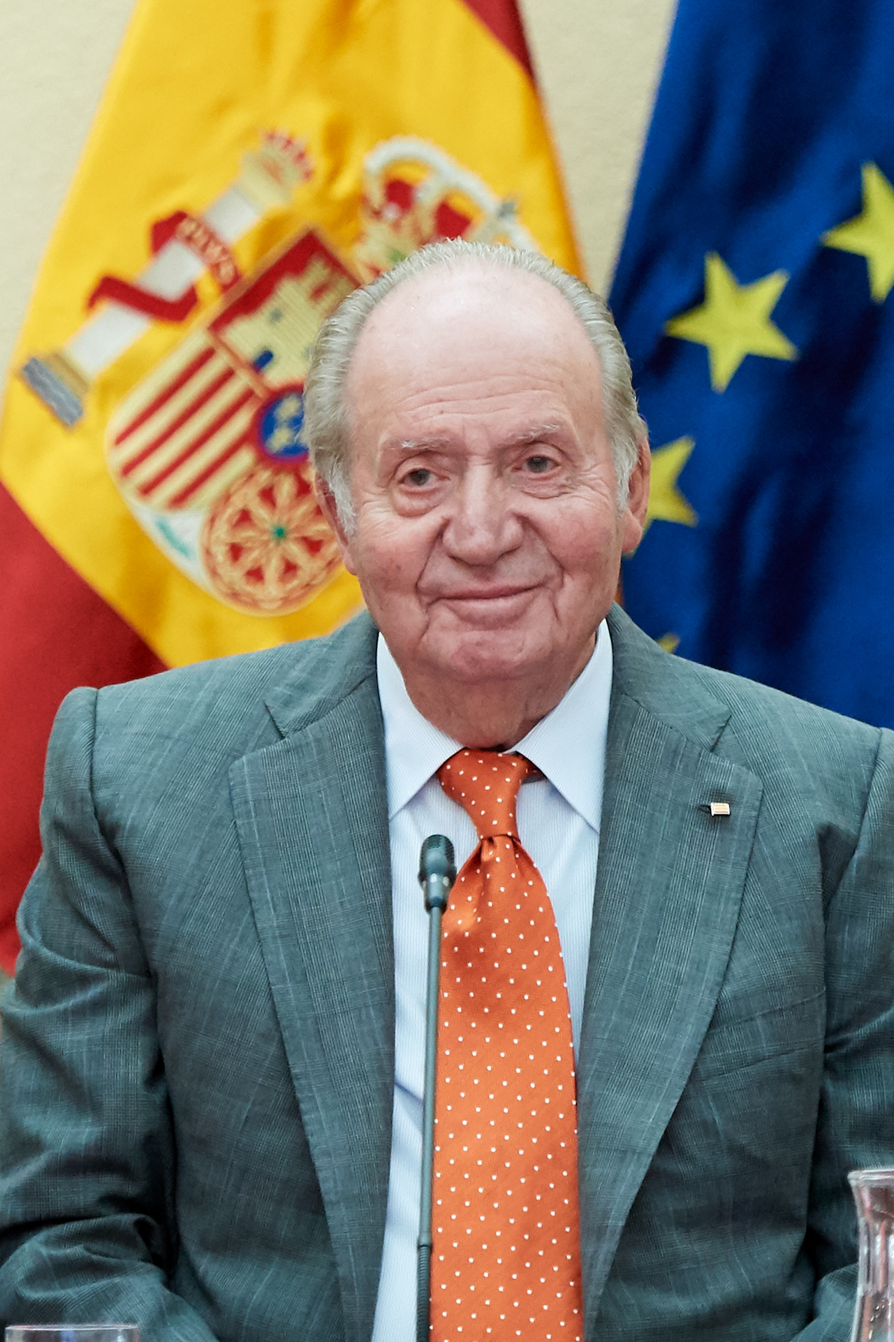 “Spaanse koning Juan Carlos schoot zijn broer dood”