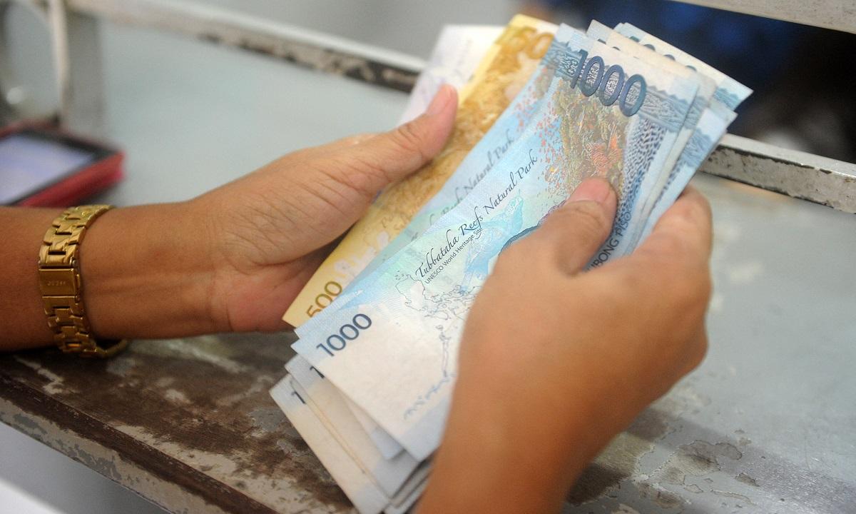 gov't workers group calls for p33,000 minimum monthly wage