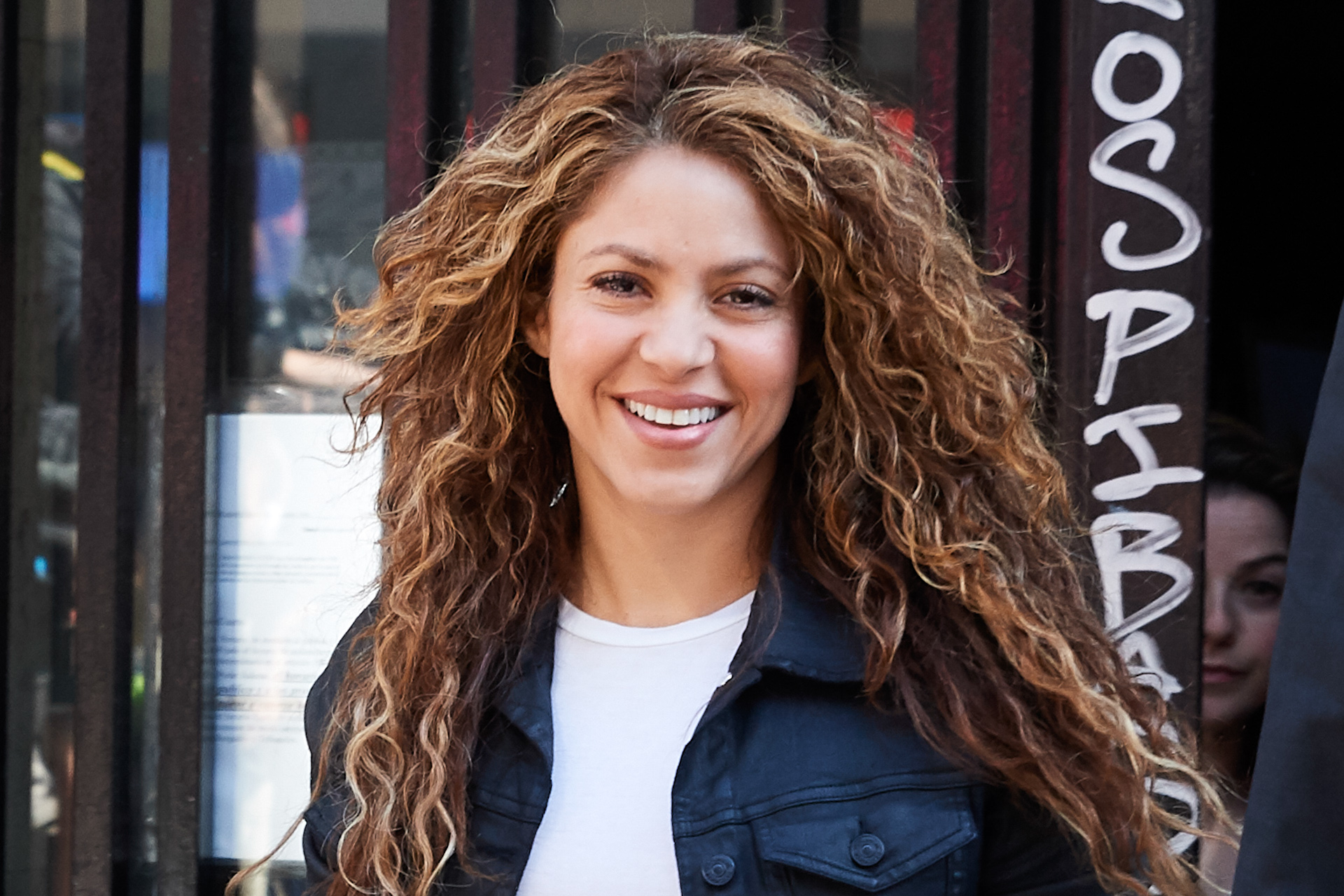 Shakira you have to fight for that 
