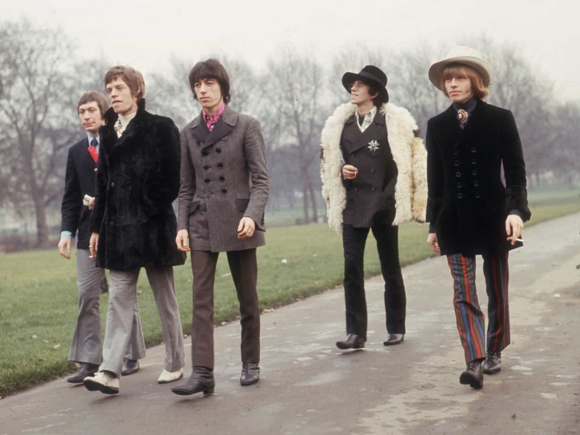 <p>Das <a href="https://de.starsinsider.com/music/256448/musikgeschichte-30-alben-die-die-welt-bewegten" rel="noopener">Album</a> "Beggars Banquet" der Rolling Stones, veröffentlicht im Dezember 1968, beginnt mit dem legendären "Sympathy for the Devil".</p>