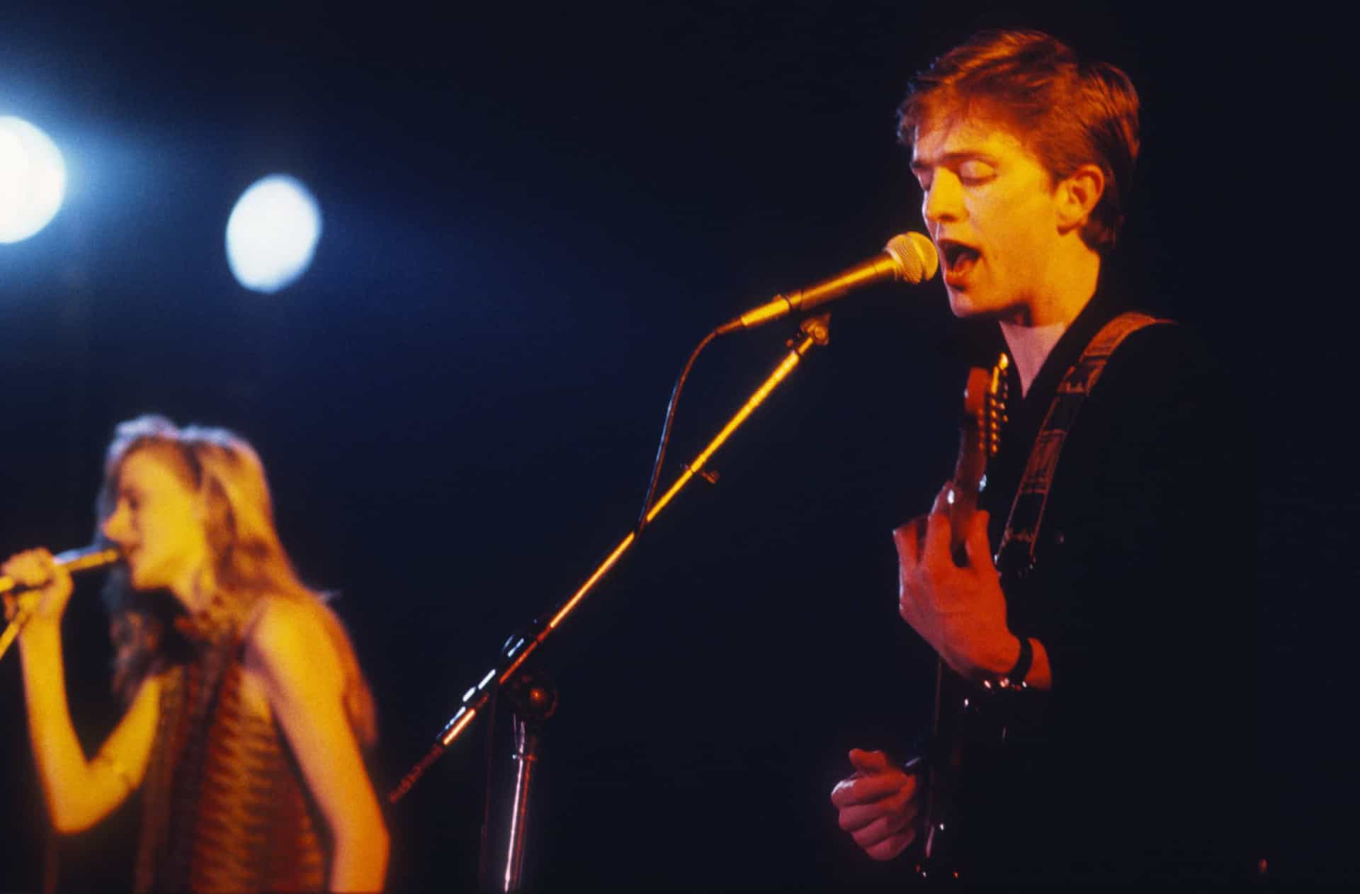 <p>Die zweite Single der englischen Band Prefab Sprout und die erste mit der Sängerin und Gitarristin Wendy Smith, "The Devil Has All the Best Tunes", erzielte 1983 einen mäßigen Erfolg. </p><p>Quellen: (<a href="https://www.latimes.com/entertainment-arts/story/2020-07-25/fleetwood-mac-peter-green-dies" rel="noopener">Los Angeles Times</a>)</p><p>Auch interessant: <a href="https://de.starsinsider.com/musik/506504/schon-mal-hingehoert-diese-gruseligen-songs-handeln-von-stalkern-und-obsessionen">Schon mal hingehört? Diese gruseligen Songs handeln von Stalkern und Obsessionen</a></p>
