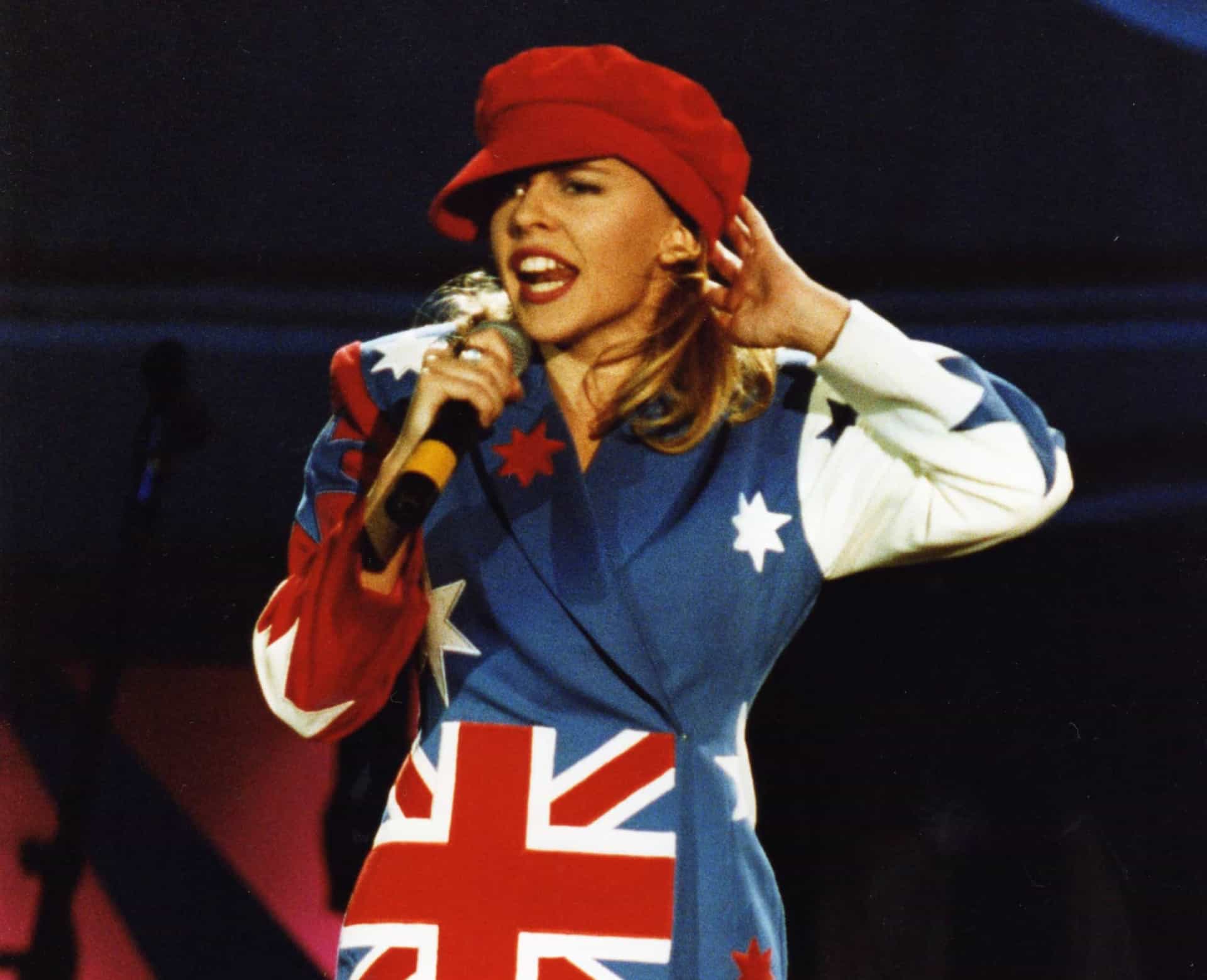 <p>"Better the Devil You Know" von ihrem dritten Studioalbum "Rhythm of Love" (1990) gilt als der Song, der das Image der australischen Singer-Songwriterin neu erfand, nachdem sie sich von ihrer Rolle als "Mädchen von nebenan" verabschiedet hatte.</p>