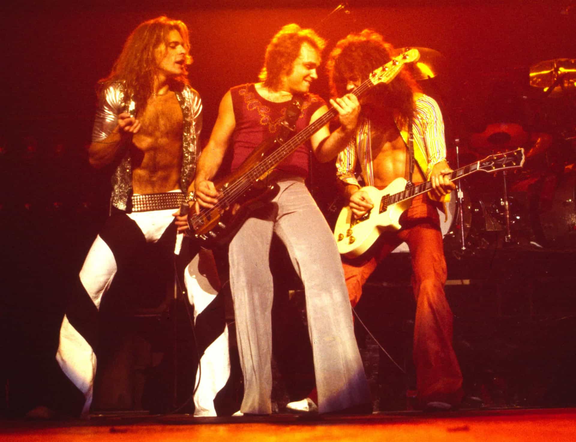 <p>"Runnin' with the Devil" vom gleichnamigen Debüt-Studioalbum von 1978 ist einer der bekanntesten Songs von Van Halen.</p>