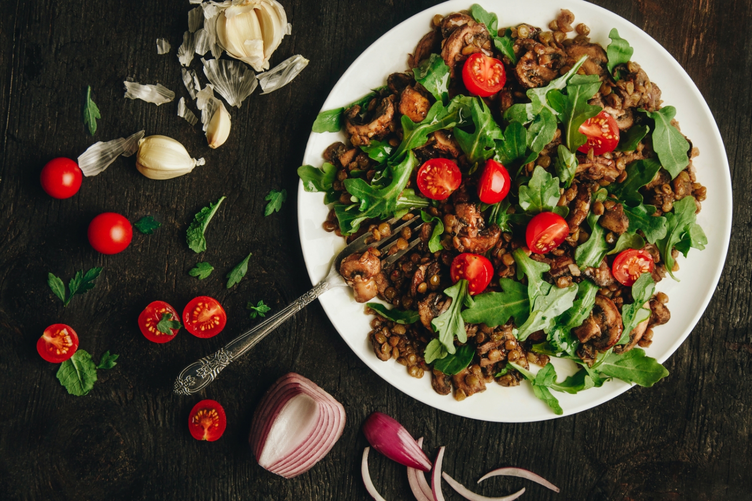 10 köstliche und deftige Herbstsalate, die noch leckerer schmecken als