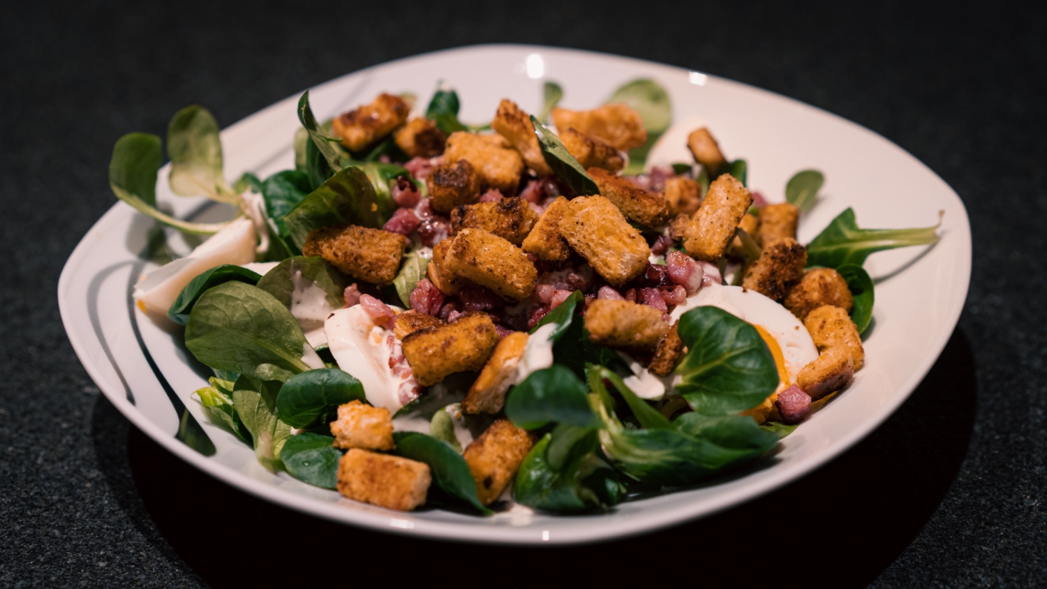 10 köstliche und deftige Herbstsalate, die noch leckerer schmecken als ...