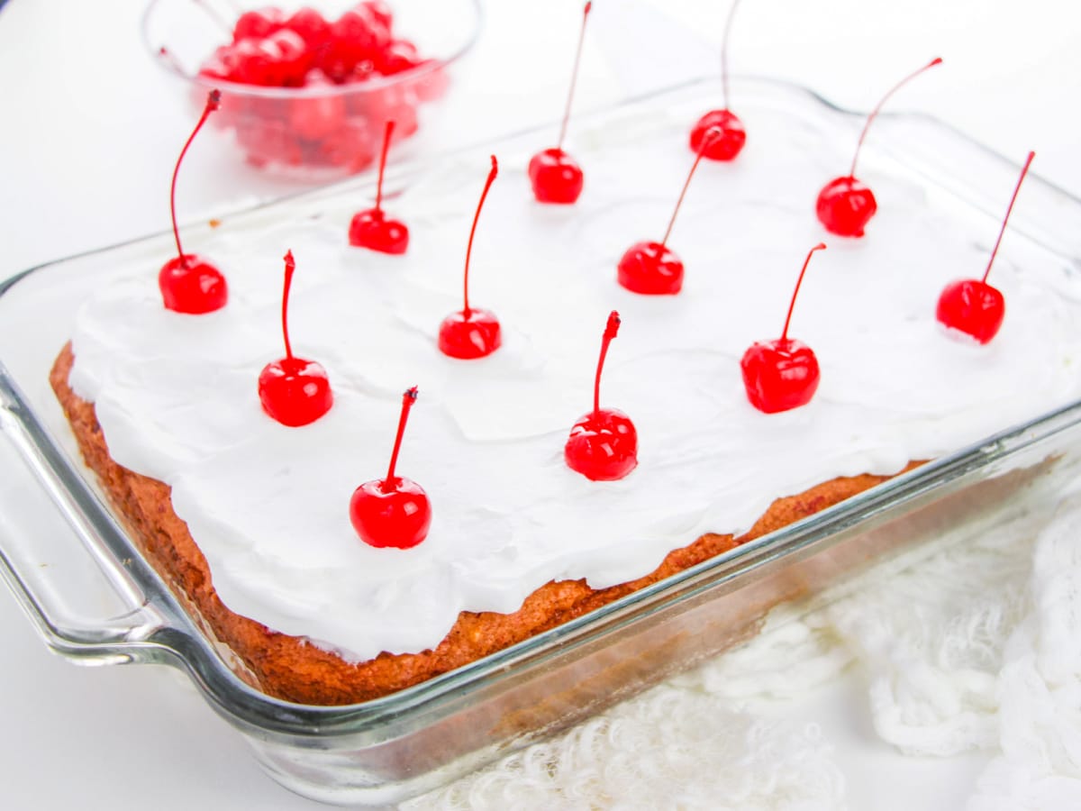 Quick And Easy Cherry Cake Recipe   AA12PZgE.img