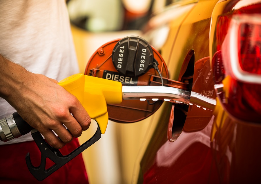 βενζίνη, ντίζελ, υγραέριο, ηλεκτρικό ρεύμα: τι συμφέρει καλύτερα και ποιο καύσιμο επιβαρύνει λιγότερ