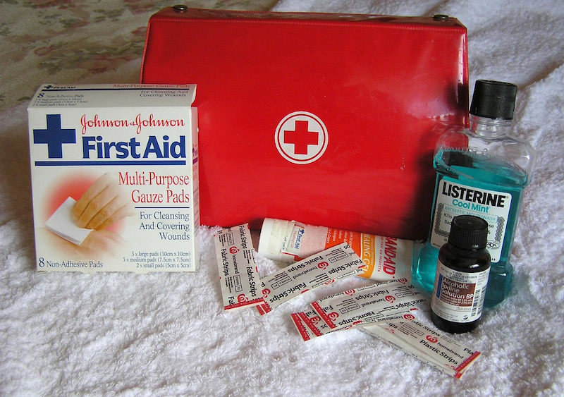 Your Car Emergency Kit 100 Things You Should ALWAYS Keep In Your Car   AA12VIf6.img