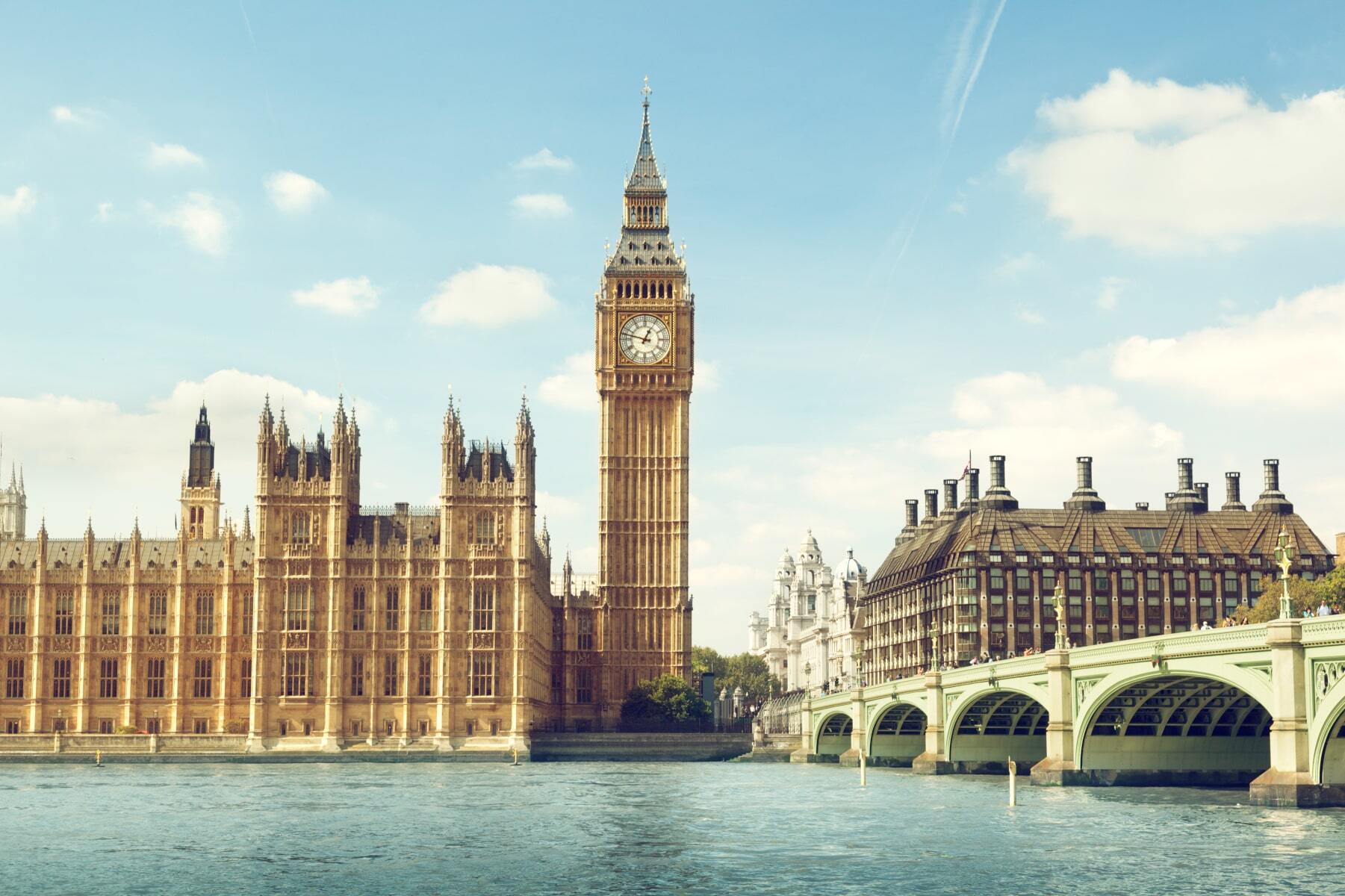 <p><a href="https://www.parliament.uk/about/living-heritage/building/palace/big-ben/facts-figures/" class="atom_link atom_valid" rel="noreferrer noopener">Big Ben</a> is the most famous clock in the world, and after many years of renovations, we can now admire it in all its glory. Sounding across the streets of London since 1859, the bell inside the Elizabeth Tower weighs more than 13 tons.</p>