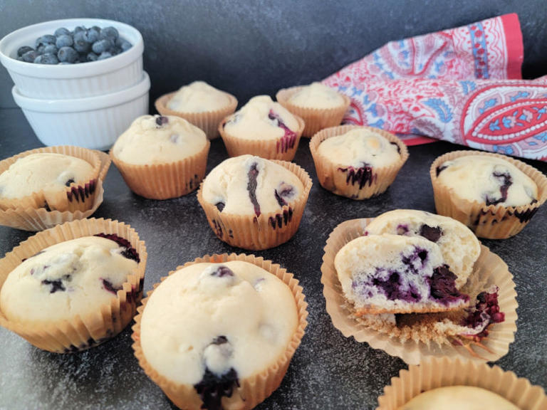 Super Easy Bisquick Blueberry Muffins Recipe!