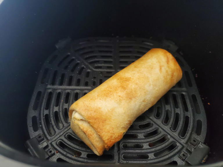 How to cook a Frozen Burrito in Air Fryer