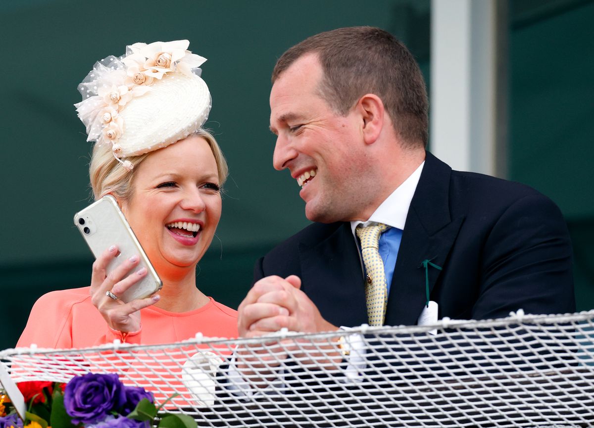 Peter Phillips's Girlfriend, Lindsay Wallace, Joins Royal Family at ...