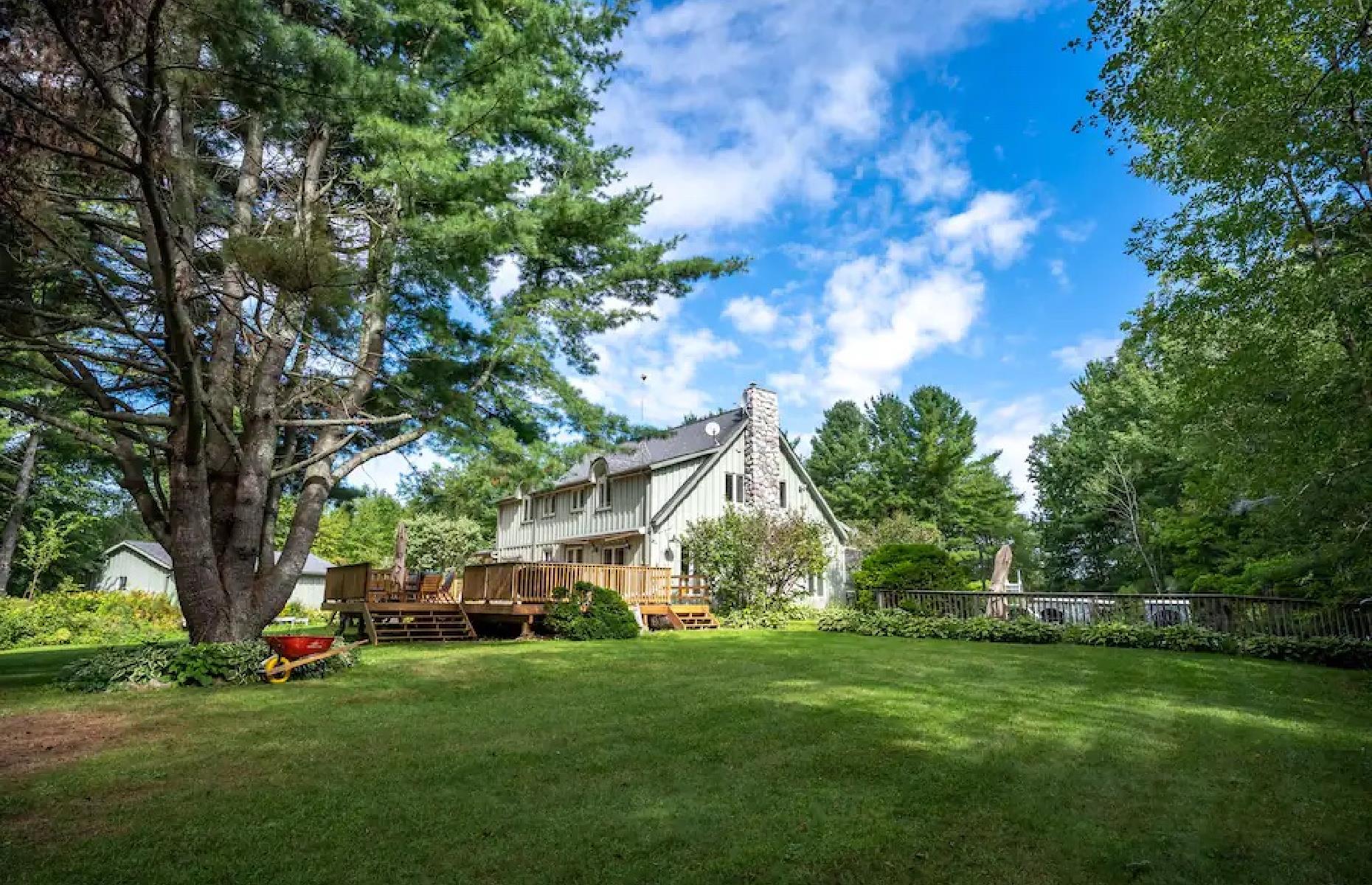 <p>It’s not often you find a property that offers the laid-back pace of farm life along with calming waterfront views of the Crowe River. This <a href="https://www.airbnb.co.uk/rooms/43371186?adults=1&category_tag=Tag%3A8175&children=0&infants=0&check_in=2022-09-11&check_out=2022-09-16&federated_search_id=39a2ce82-f294-4c23-92c8-bfe11c4229de&source_impression_id=p3_1662842344_pgshGv%2BtUR0VE48u">rural lakeside retreat</a> gives visitors plenty to do, with water sports, ping pong, a pool, hiking trails and horseback riding either on-site or a short drive away. The house and pastoral property are big enough for a full family retreat, sleeping up to 22 guests in five bedrooms, with a full kitchen and complete privacy.</p>