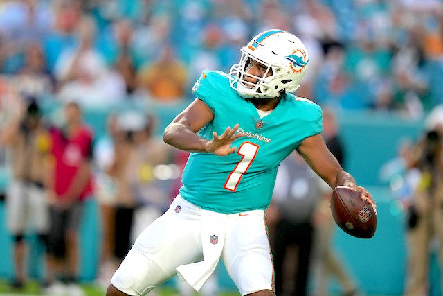 NFL DFS Lineup Picks For FanDuel, DraftKings - Dolphins Vs. Packers ...