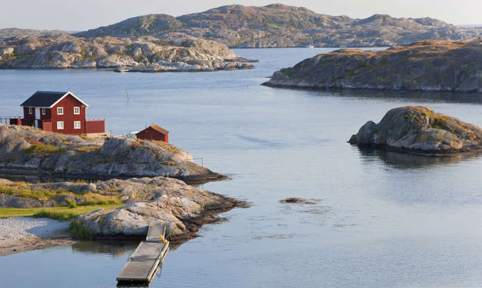 Diapositivo 1 de 20: Bathing in sea, Skarhamn on island of Tjorn, Bohuslan, on West Coast of Sweden