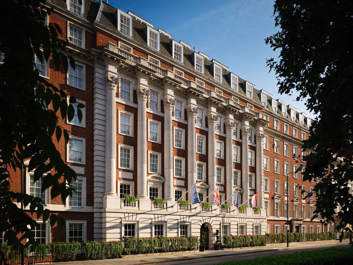 <p><strong>The Skinny:</strong></p><p>Set in one of London's most exclusive residential areas, Grosvenor Square, The Biltmore has the feel of a classic luxury city hotel with clean white and cream interiors decorated with an abundance of bouquets of pink peonies and freesias.</p><p>With decadent rooms, a ballroom, outdoor terrace and concierge services ranging from dedicated walking tours to the chauffer-driven Bentley tours, it's the ultimate dose of luxury.</p><p><a class="body-btn-link" href="https://www.booking.com/hotel/gb/lxr-biltmore-mayfair.en-gb.html">BOOK NOW - Rooms start from £347 (room only) and £370 including breakfast.</a></p>