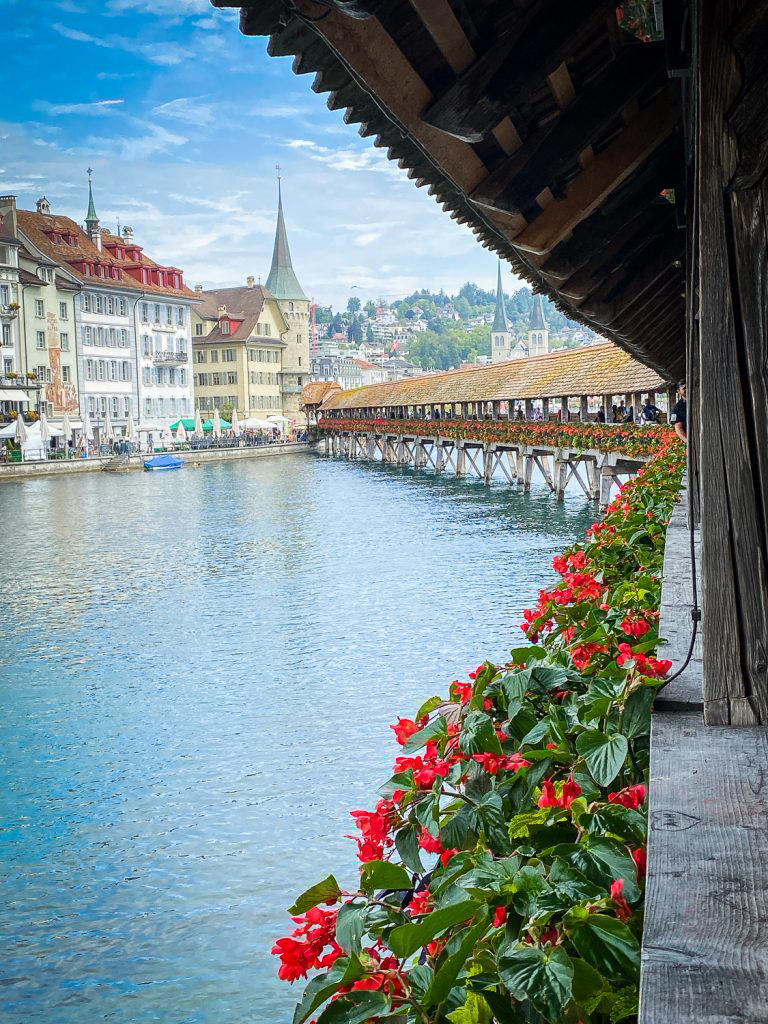 Discover amazing things to do in Lucerne, Switzerland. Explore Kapellbrücke, Old Town, hike on Rigi Kulm, cruise on Lake Lucerne, and paraglide.