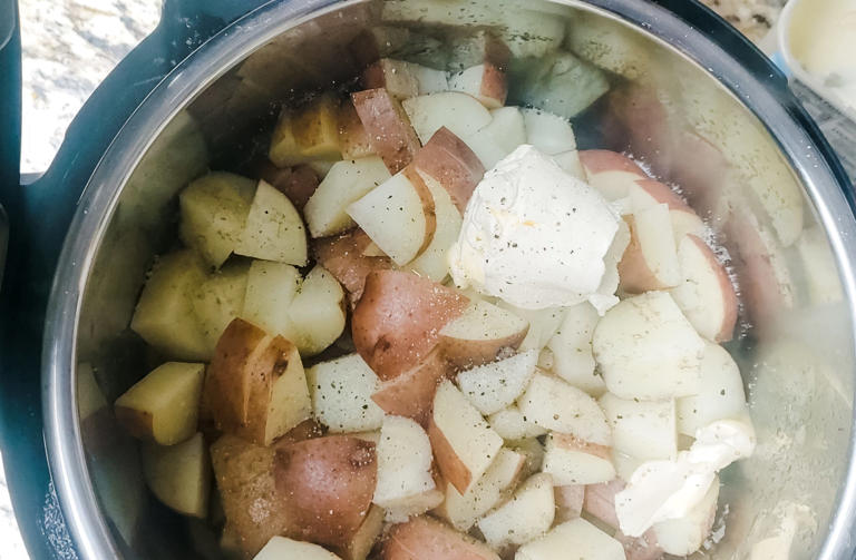 Easy Instant Pot Mashed Red Potatoes