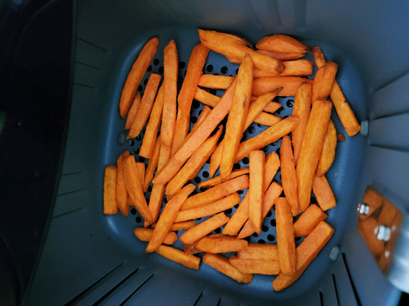 How to cook frozen sweet potato fries in the air fryer!