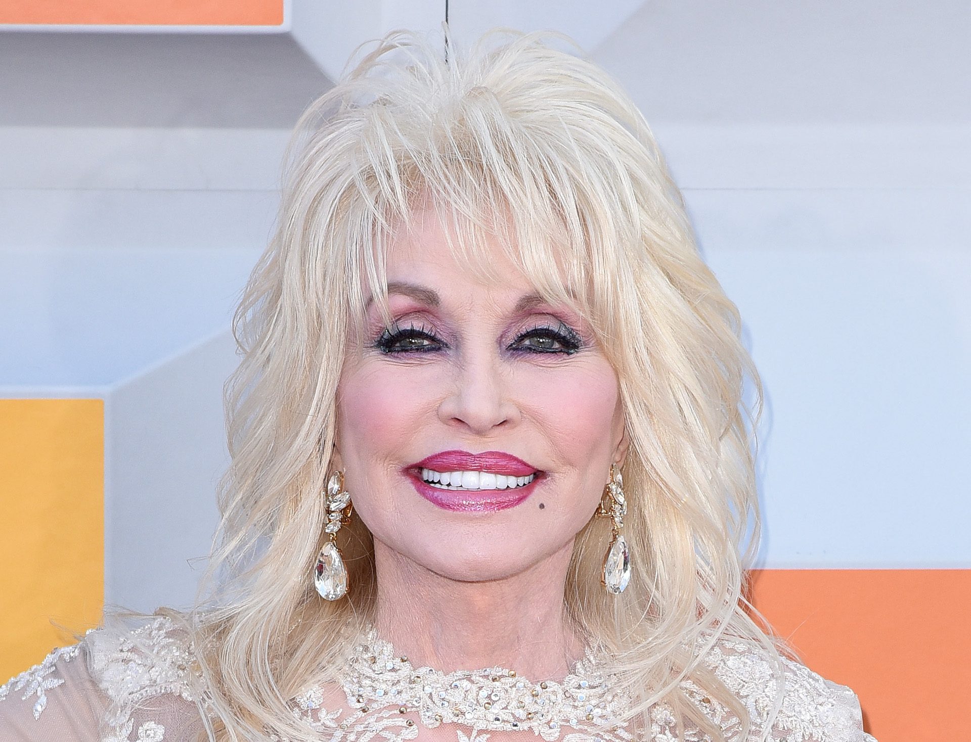 dolly-parton-is-more-heroic-than-you-thought