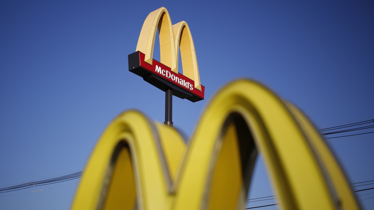 McDonald's weighs in on California fastfood bill