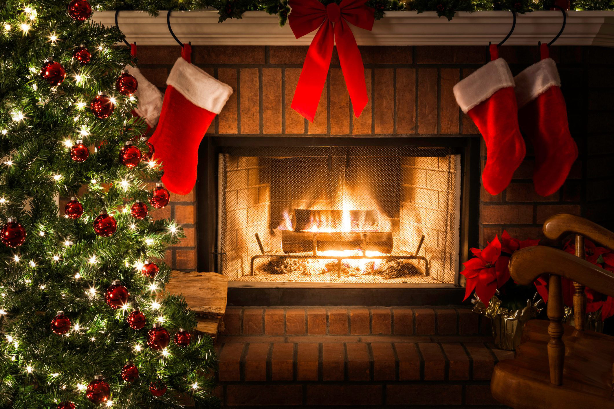 Here’s the Easiest Way to Hang Christmas Lights on Bricks