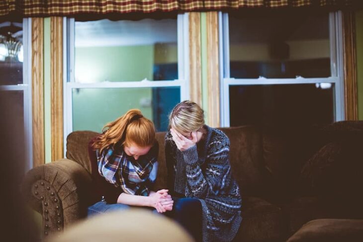 5 Important Ways To Help Comfort A Grieving Loved One