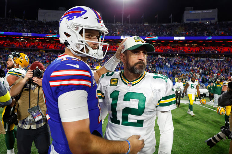 The 2022 NFL trade deadline wasn't especially kind to Bills QB Josh Allen or Packers counterpart Aaron Rodgers (12).
