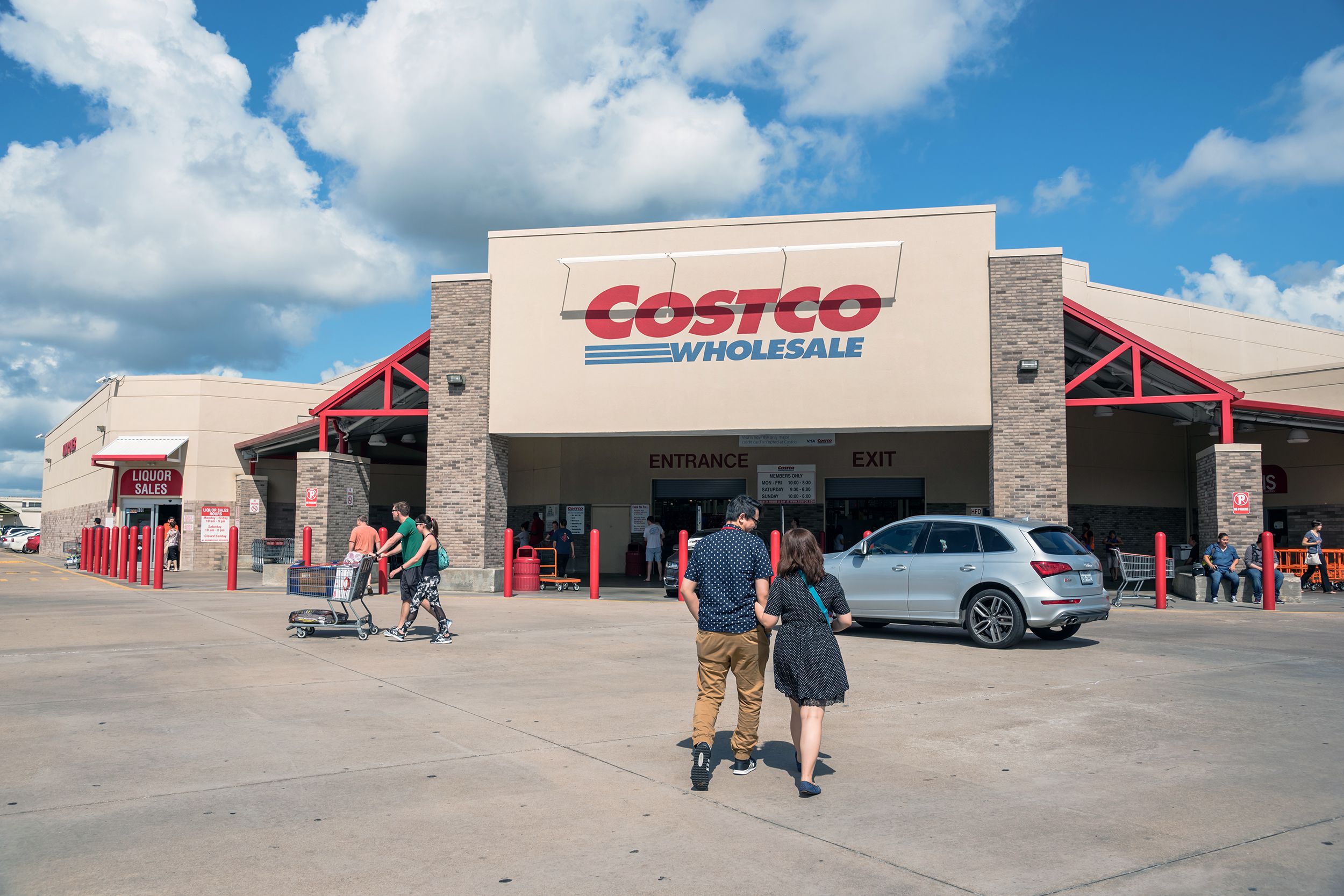 22 Fascinating Facts About Costco