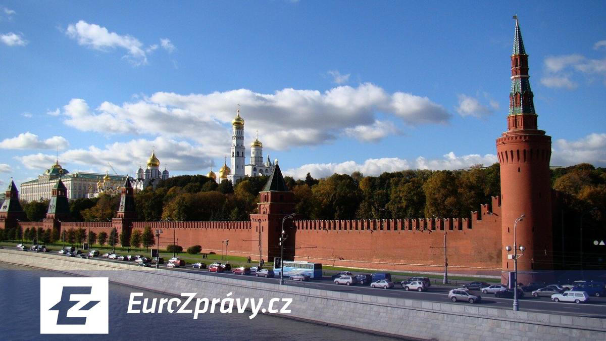 kreml se poprvé vyjádřil k zatykačům icc na šojgua a gerasimova