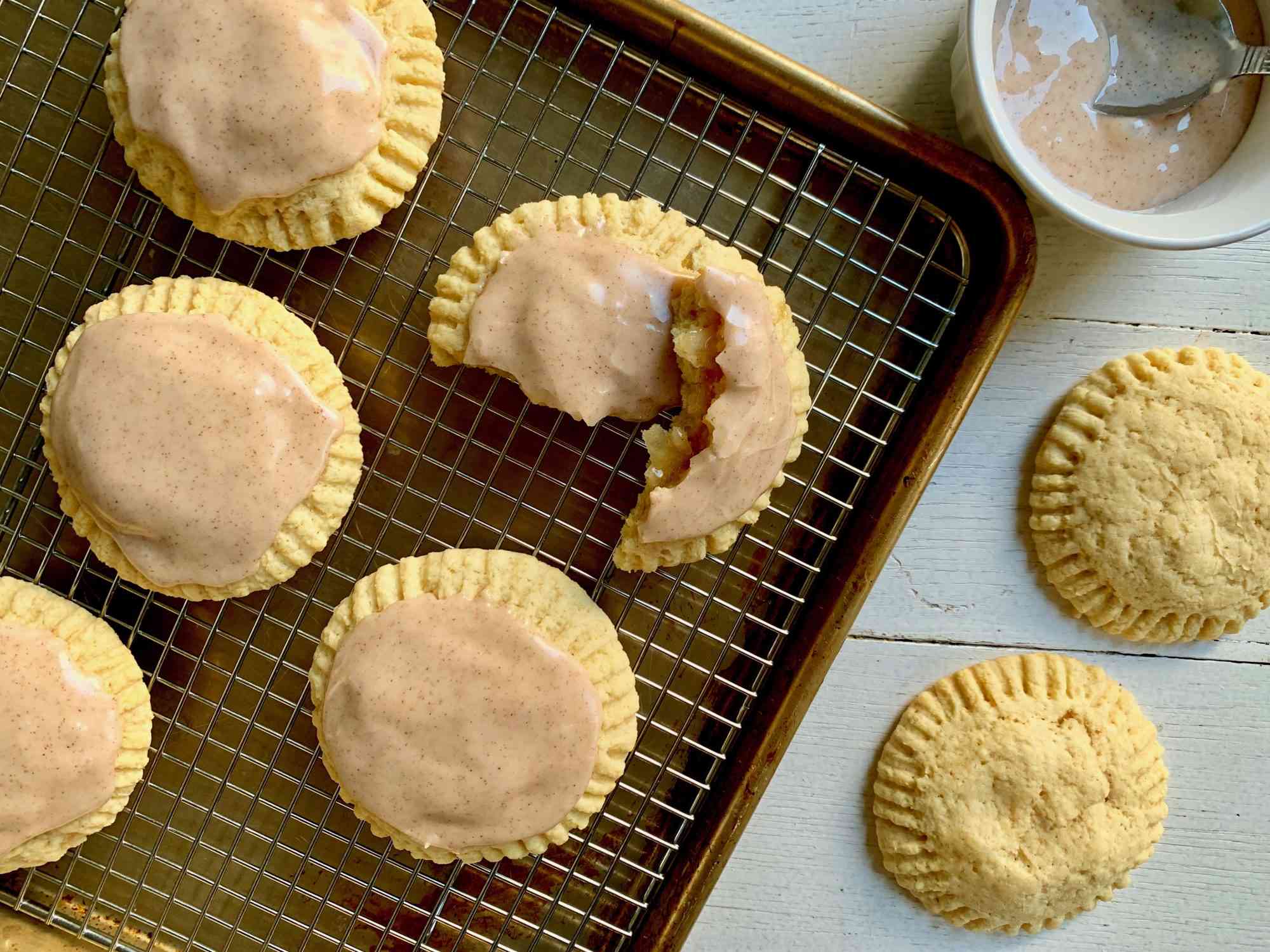 Куки пирог. Печенье pie. Печенье Apple pie. Яблочное печенье. Jamy pie печенье.