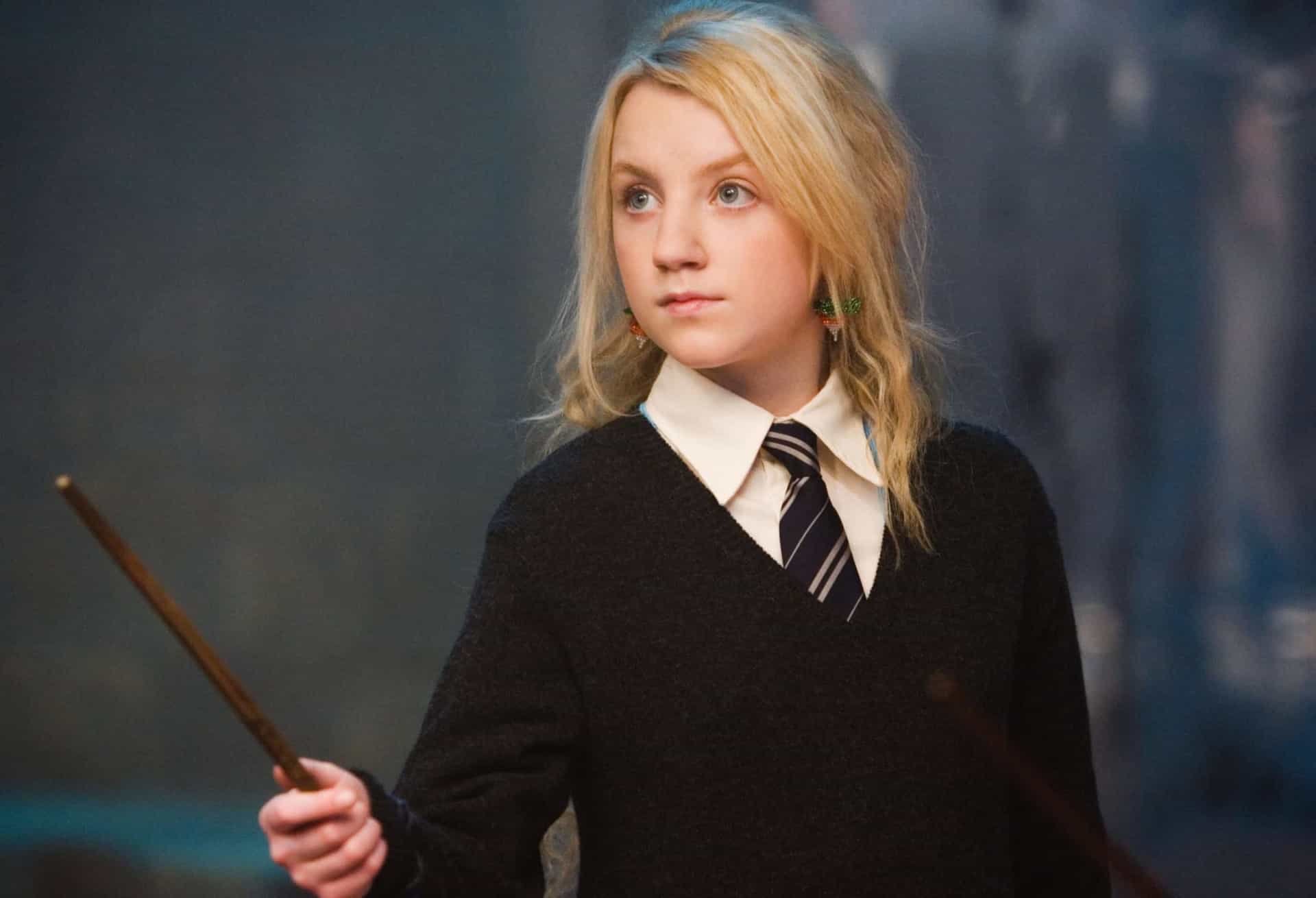 <p>Evanna Lynch interpretó a Luna Lovegood, un personaje introducido en "Harry Potter and the Order of the Phoenix" (2007). Volvió a interpretar su papel en las sucesivas secuelas con elogios de la crítica.</p>