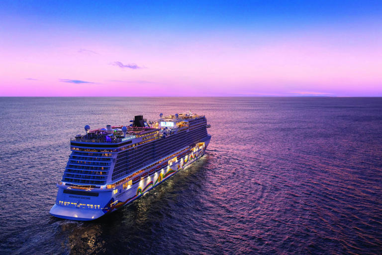 The 5 best destinations you can visit on a Norwegian Cruise Line ship