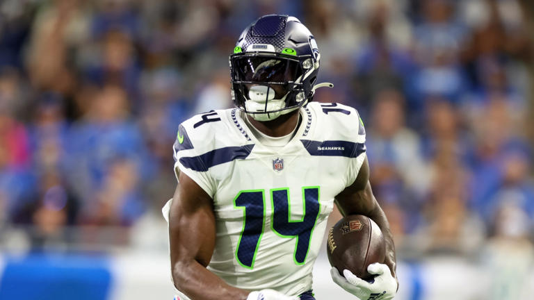 DK Metcalf injury update: Seahawks get 'great report' after WR carted off with knee injury vs. Chargers