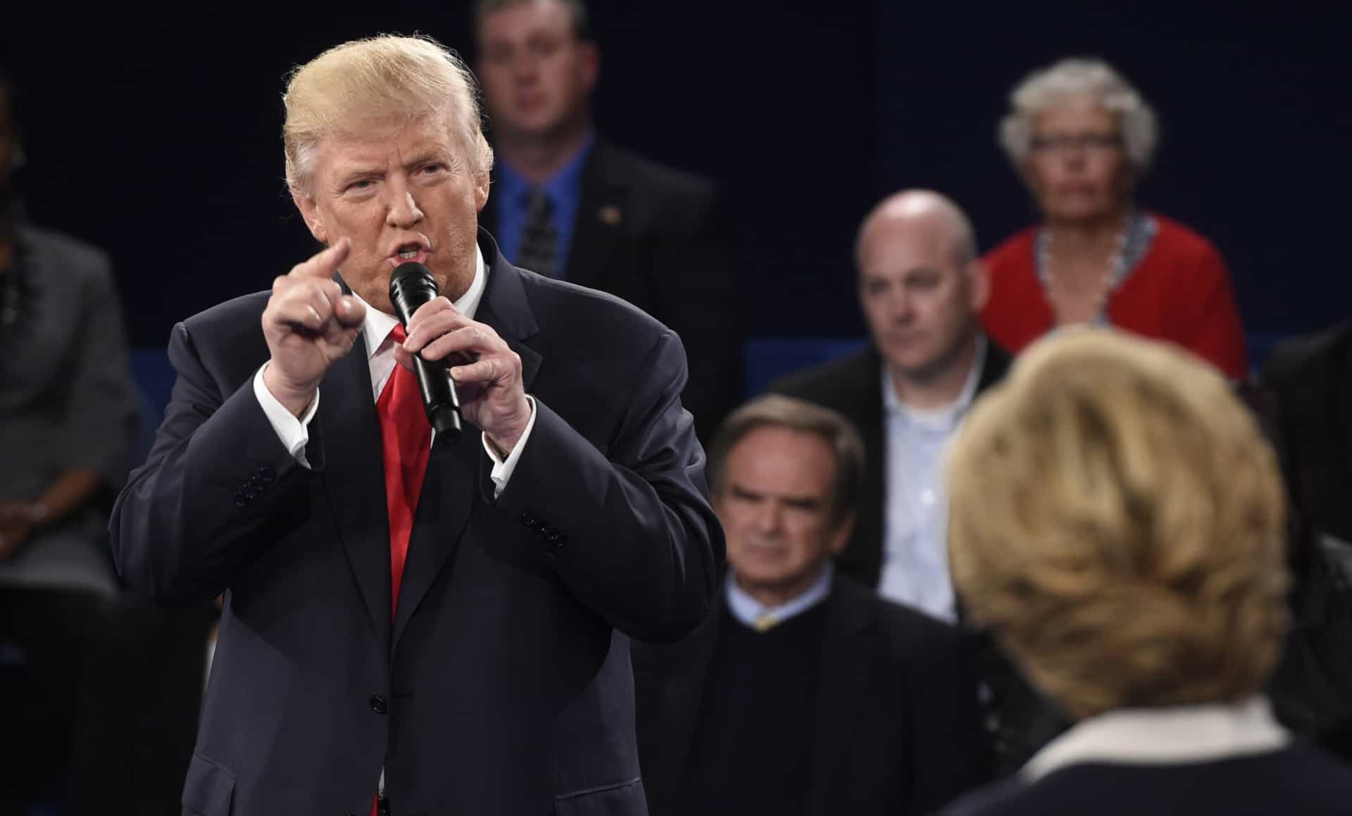 The secret body language of politicians