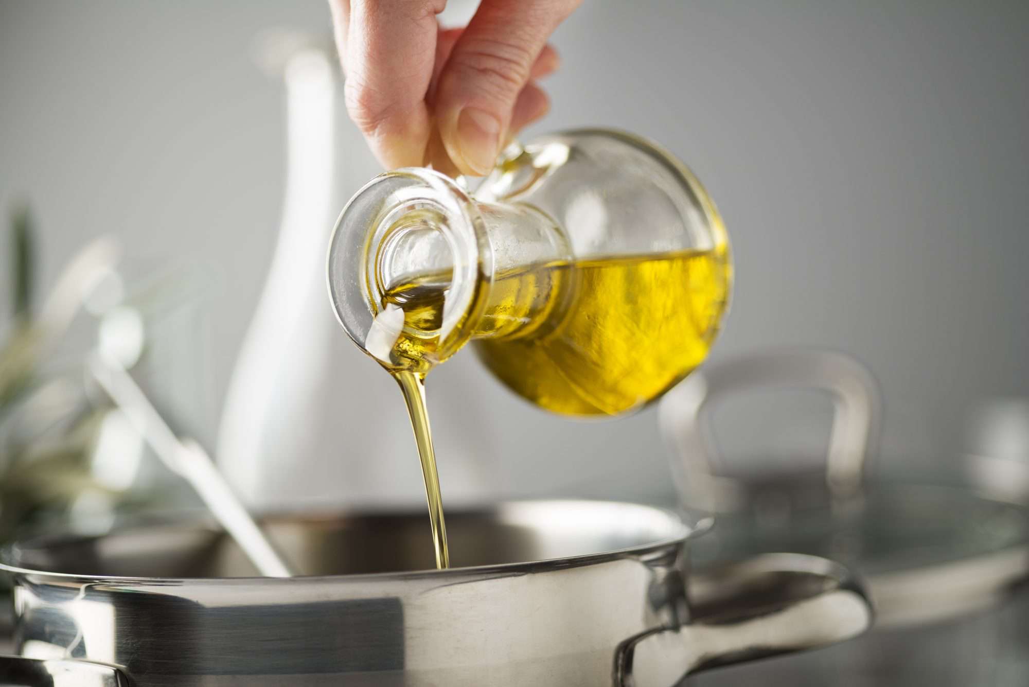 Canola Oil Vs. Vegetable Oil Which One Should I Use?