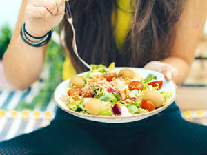  Some diet habits seem healthy but may be unhelpful for weight loss, a dietitian said. Common strategies like cutting out junk food, drinking green juice, and having protein shakes can backfire.  Trying to speed up weight loss with fasting, fitness challenges, or diet foods can do more harm than good.  Some habits that seem healthy could be disrupting your weight loss efforts, and may not be as good for you as you think, according to a registered dietitian.Popular dieting strategies that promise fast weight loss results could leave you feeling frustrated and deprived instead, said Jaclyn London, registered dietitian and author of Dressing on the Side (and Other Diet Myths Debunked): 11 Science-Based Ways to Eat More, Stress Less, and Feel Great About Your Body. "There's no guarantee with the science of weight loss. As dietitians, our whole practice is about finding what works for an individual," she said. She said you should be skeptical of common dieting habits that seem healthy but could be detrimental to your weight loss and wellbeing, including fasting, juice cleanses, diet foods, and excessive restrictions. While some people may have weight-loss success after making dramatic changes, it's better for long-term health to focus on consistency and small, sustainable tweaks to your current habits, London said. Read the original article on Insider