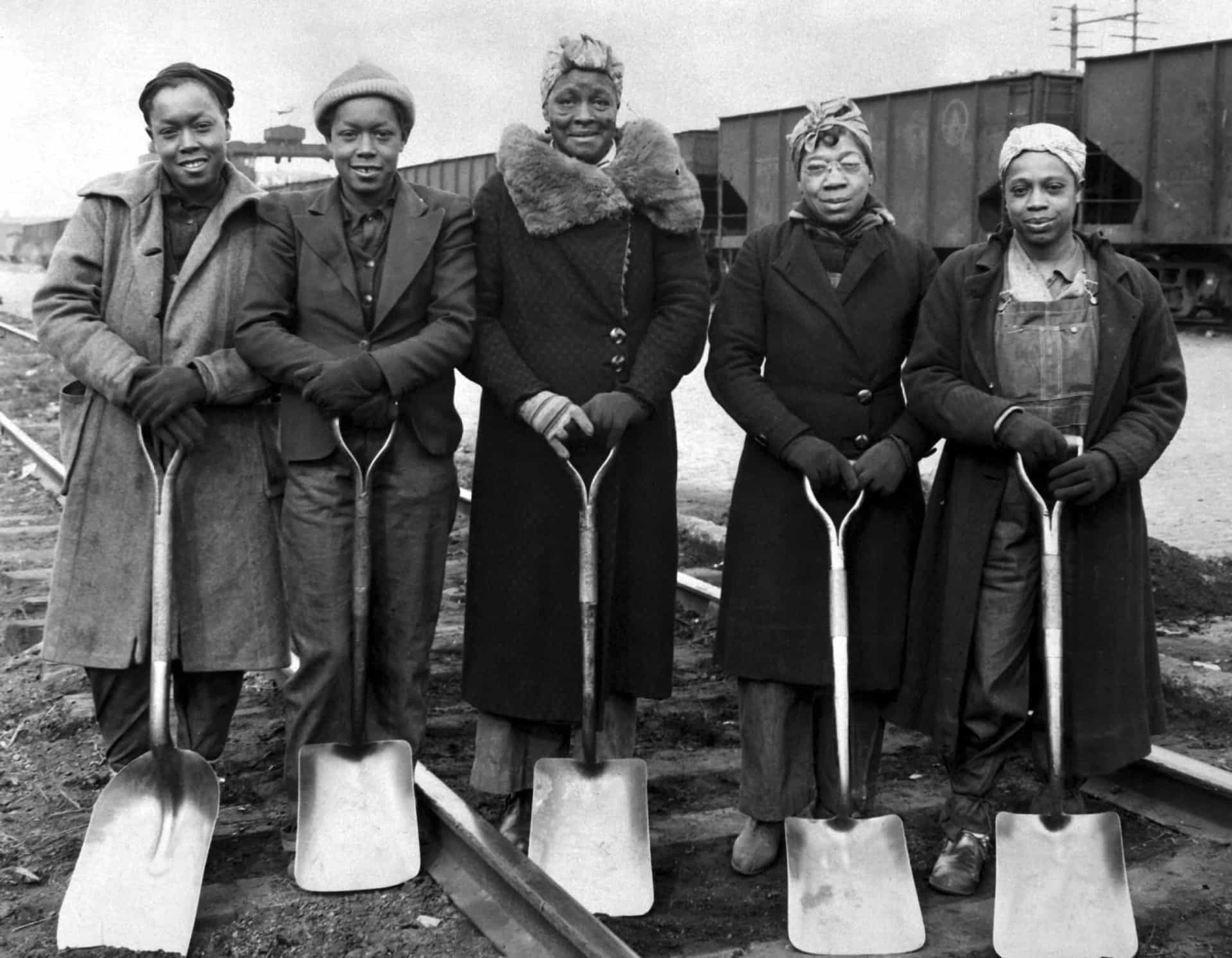 <p>Here, five African-American women pause for the camera in 1943 while working with the Baltimore & Ohio Railroad as trackwomen. They helped maintain and inspect railroad tracks.</p><p>You may also like:<a href="https://www.starsinsider.com/n/238633?utm_source=msn.com&utm_medium=display&utm_campaign=referral_description&utm_content=517253en-us"> Famous faces accused of plagiarism or copyright infringement</a></p>